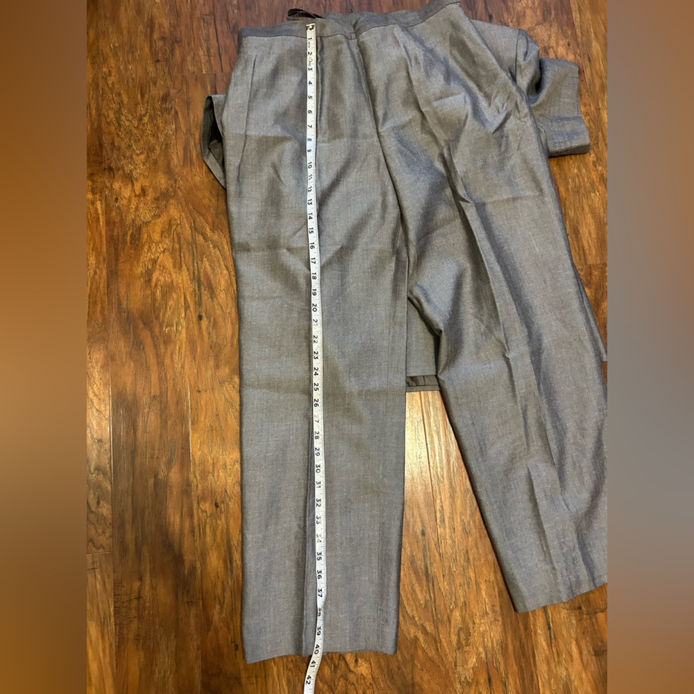 Two Piece Pantsuit in Gray Women’s Size 14 Petite - Picture 8 of 16